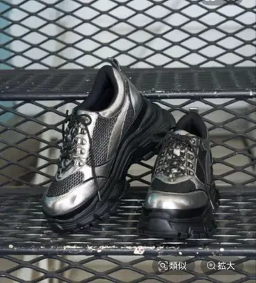 HARE 라메 메쉬 스니커즈