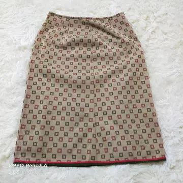 L'EST ROSE 기하학 패턴 미디 스커트