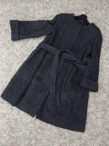 투모로우랜드 다크 그레이 체크 무늬 코트