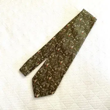 페라가모 넥타이 사람과 동물 패턴 새상품급