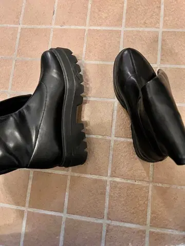 블랙 가죽 통굽 롱 부츠