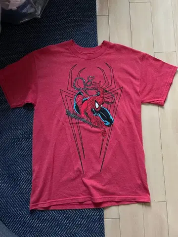 초레어 스파이더맨 빈티지 그래픽 T셔츠 빨간색