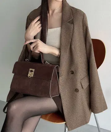 브라운 체크 무늬 테일러드 자켓