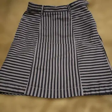 스트라이프 타이트 스커트 무릎 기장