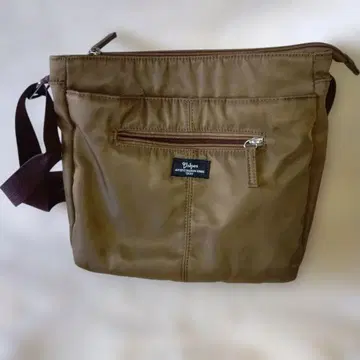 남성용 숄더백 미사용품입니다