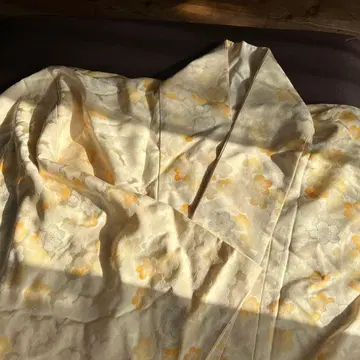 실크제 크림색 꽃무늬 코몬 기모노