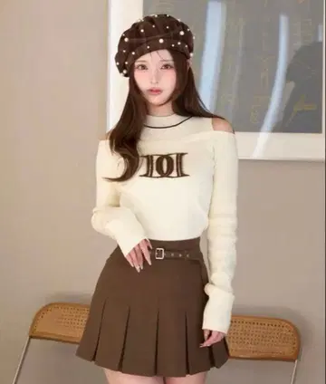 Darich 레이어드 라이크 로고 니트탑 IVO