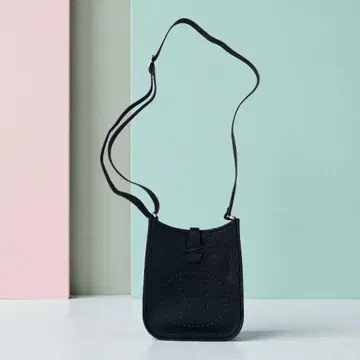 블랙 가죽 숄더백