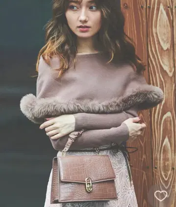 노엘라 퍼 트리밍 컬러 니트 케이프 니트 브라운