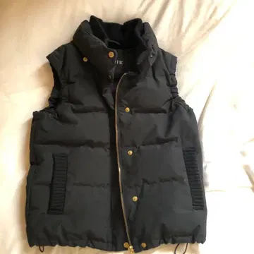 블랙 다운 베스트