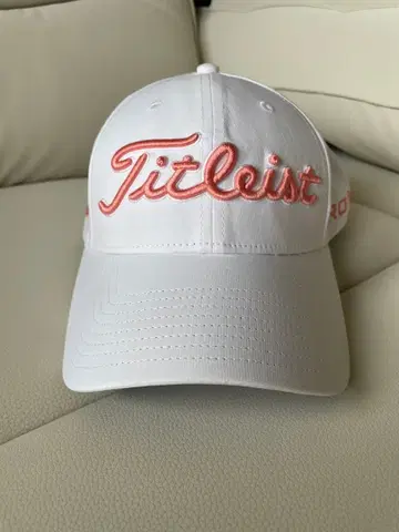 Titleist 골프 캡 화이트 핑크 자수