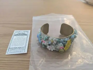 컬러풀 꽃 장식 뱅글