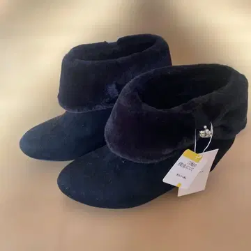 블랙 스웨이드 접이식 부츠 비쥬 장식