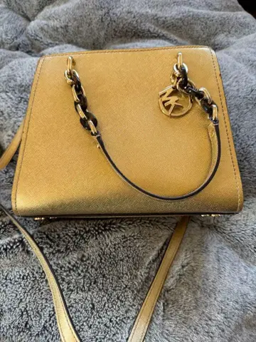 마이클코어스 골드 숄더백