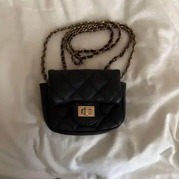 블랙 퀼팅 숄더백