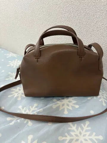 브라운 숄더백