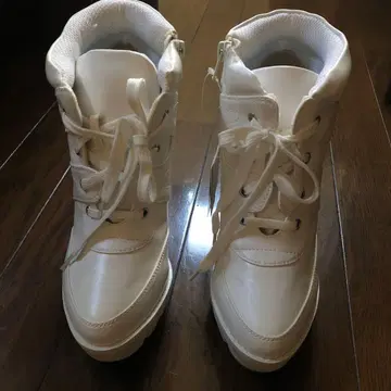 화이트 스니커즈 부츠 힐 약 10cm