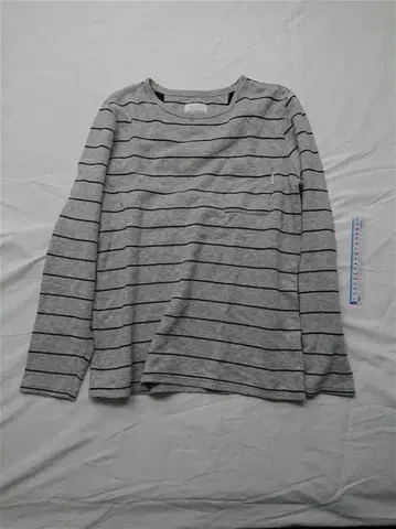 새터데이 서프 NYC 보더 긴팔 티셔츠 그레이 계열 S 사이즈