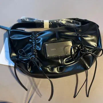 matin kim 리본 숄더백 블랙