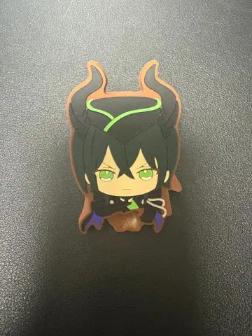 트위스테 논나카리 러버 클립 말레우스 기숙사 의류