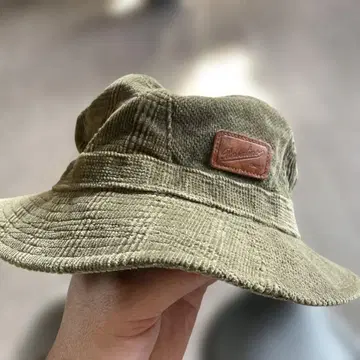 Borsalino 올리브 그린 버킷햇