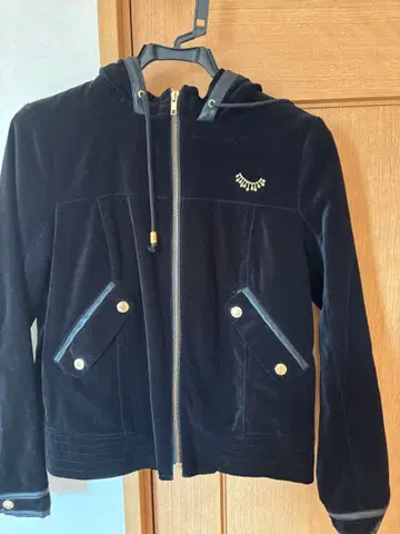 MARY QUANT 후드 부착 블랙 자켓