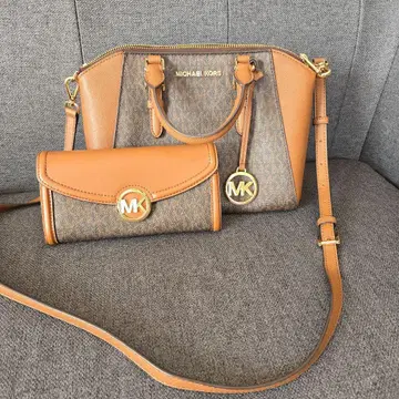 MICHAEL KORS 숄더백과 지갑 세트 구매 의사 없는 좋아요는