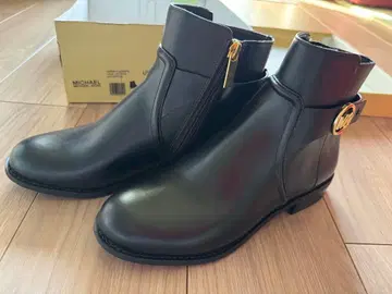 MICHAEL KORS 블랙 앵클부츠