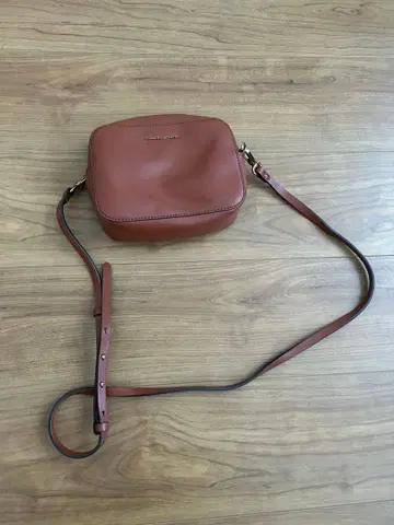 브라운 가죽 숄더백