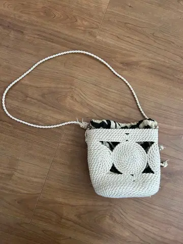 ZARA 뜨개질 숄더백 화이트