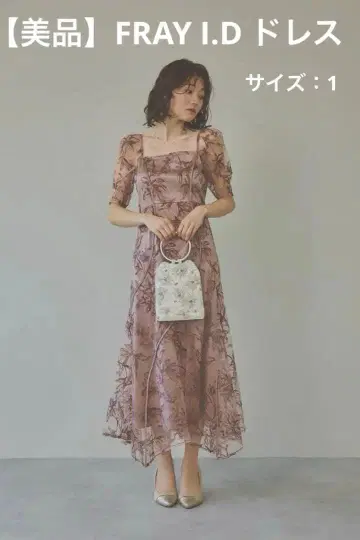 [ 새상품급 ] 사이즈:M(1) FRAY I.D 커브 패널 자수 드레스