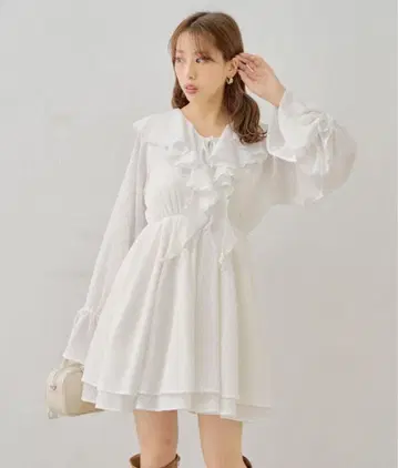 CHICO 프릴 디자인 미니 원피스 화이트