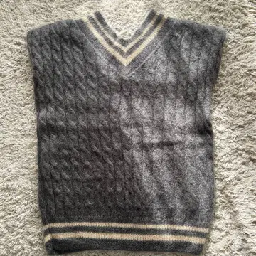 23AW Uhr/우아 모헤어 니트 베스트