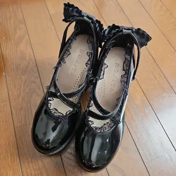 블랙 레이스 장식 플랫폼 힐