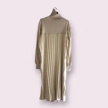 AMESUN FISHON 플리츠 절개 터틀넥 롱 원피스