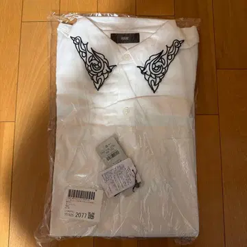 HARE 자수 디자인 반팔 셔츠 F 사이즈