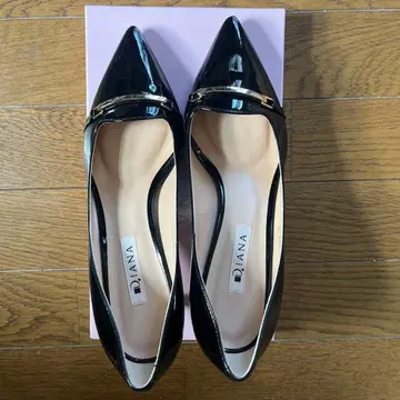 DIANA [ 다이애나 스틸레토 24.5 블랙 에나멜 ]