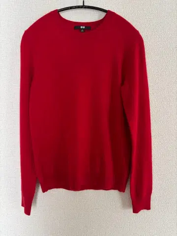 새상품급 UNIQLO 유니클로 캐시미어 100% 빨간색 크루넥 스웨터