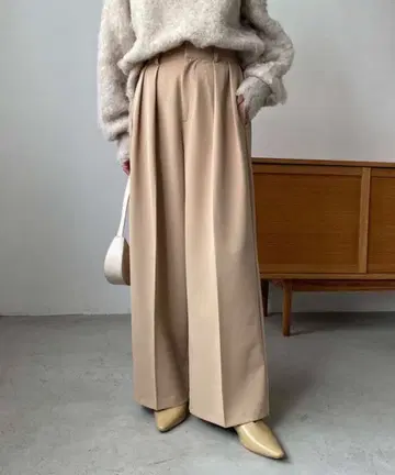 카프리슈 마쥬 2턱 와이드 팬츠 36 사이즈 베이지