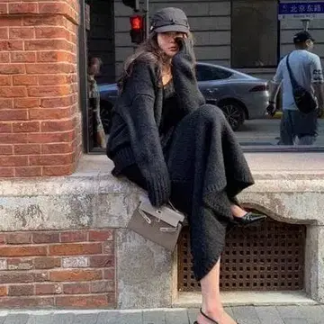 니트 V넥 니트 & 머메이드 스커트 블랙 니트 셋업 여성용