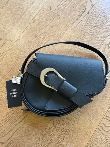IUGA MAKA RAS 블랙 숄더백