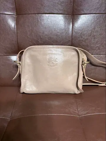 일비종떼 베이지 숄더백