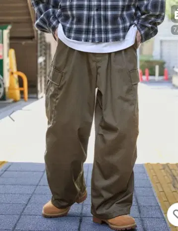 미사용 새상품 MONO-MART 카고 팬츠 S 올리브 밀리터리