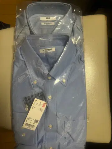 유니클로 라이트 블루 버튼다운 셔츠 L 사이즈 2개 세트