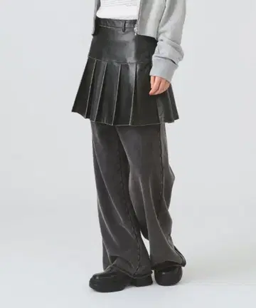 Ray BEAMS 인조 가죽 플리츠 미니 스커트