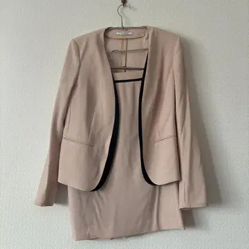 BEIGE, 노카라 자켓 사이즈 6 스커트 사이즈 4