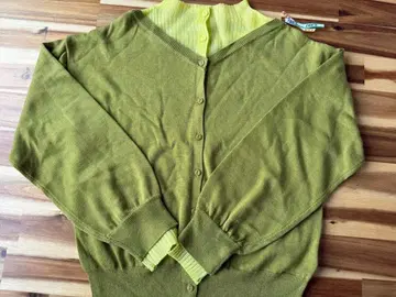 가격 인하. AMERI. 올리브 그린 니트 가디건. F