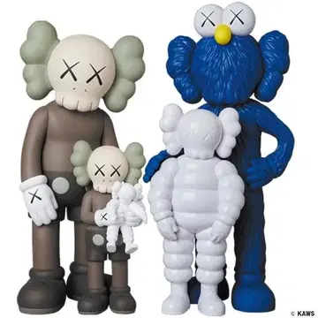 메디콤토이 KAWS Family Vinyl Figures 미개봉 새상품