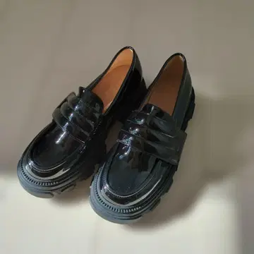 SVEC 슈베크 에나멜 로퍼 블랙 37