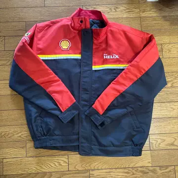 Shell Helix 점퍼 Ferrari 엠블럼 포함